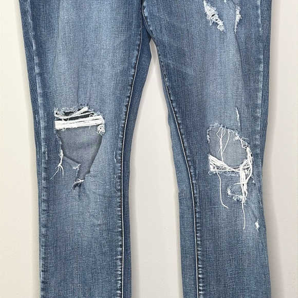 Torrid Boyfriend Distressed Straight Leg Medium Wash Blue Jeans Women's Size 16 - Picture 3 of 11